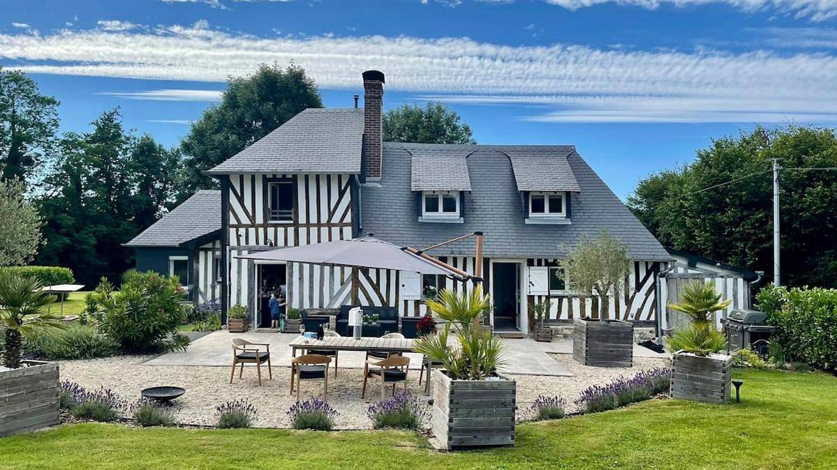 Luxurious 5-suite home near Deauville in Vauville, Région de Lisieux
