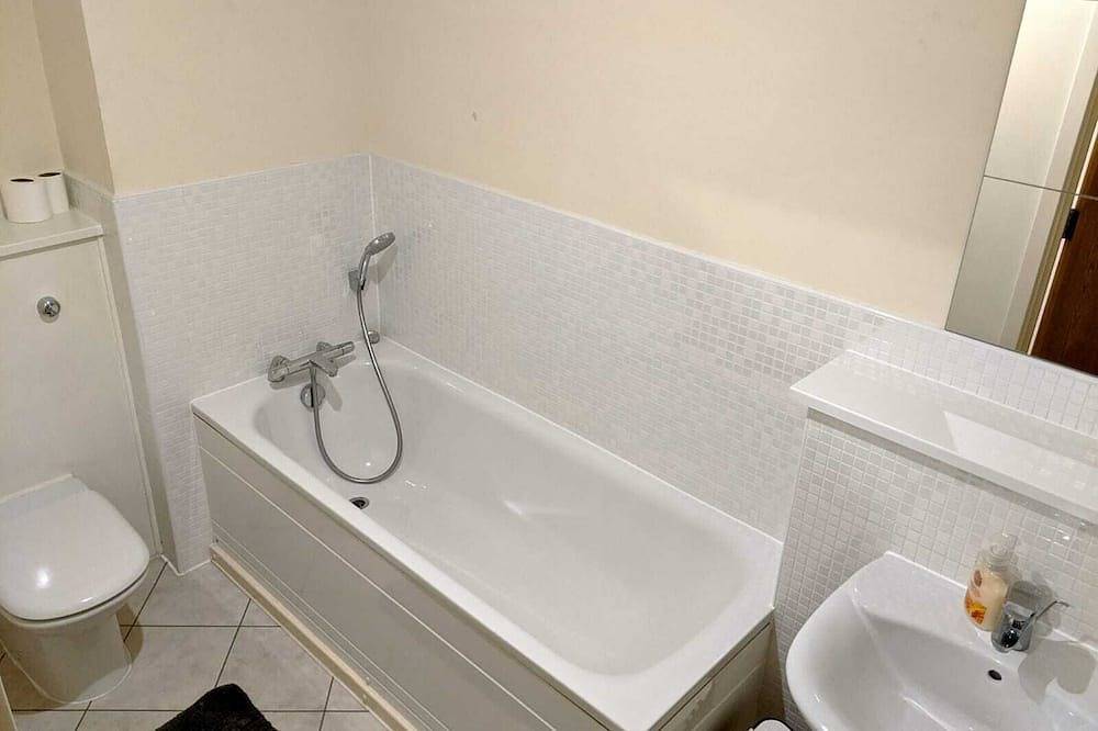 Entire apartment, 2 Bed, 2 bath apartment Kingston upon Thames / G. London in Kingston upon Thames, London