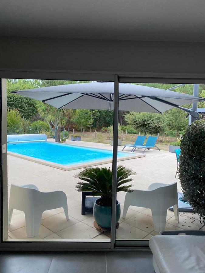 Chambre d’hôte pour 2 personnes, avec Terrasse et Jardin ainsi que Piscine et Vue