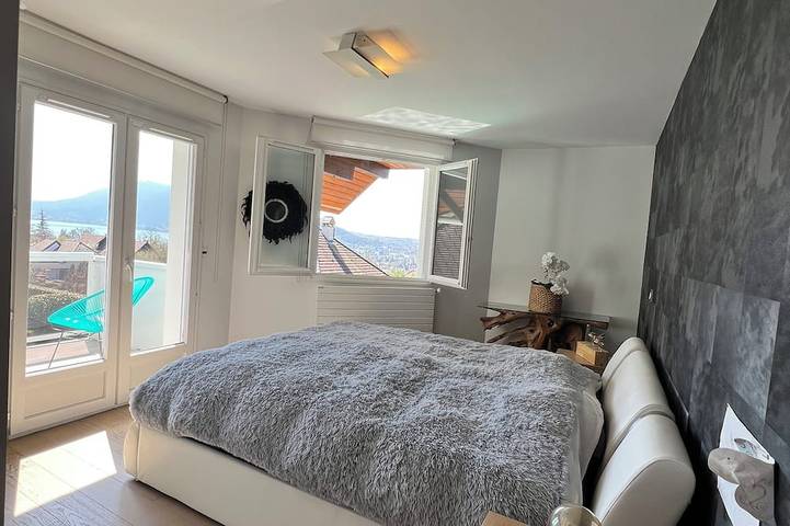 Villa pour 6 personnes, avec jardin ainsi que piscine et terrasse sur le Lac d'Annecy - 3