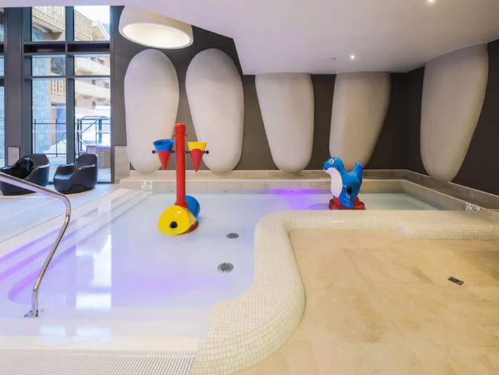 Gîte pour 7 personnes, avec sauna ainsi que balcon et piscine, animaux acceptés dans Méribel - 4