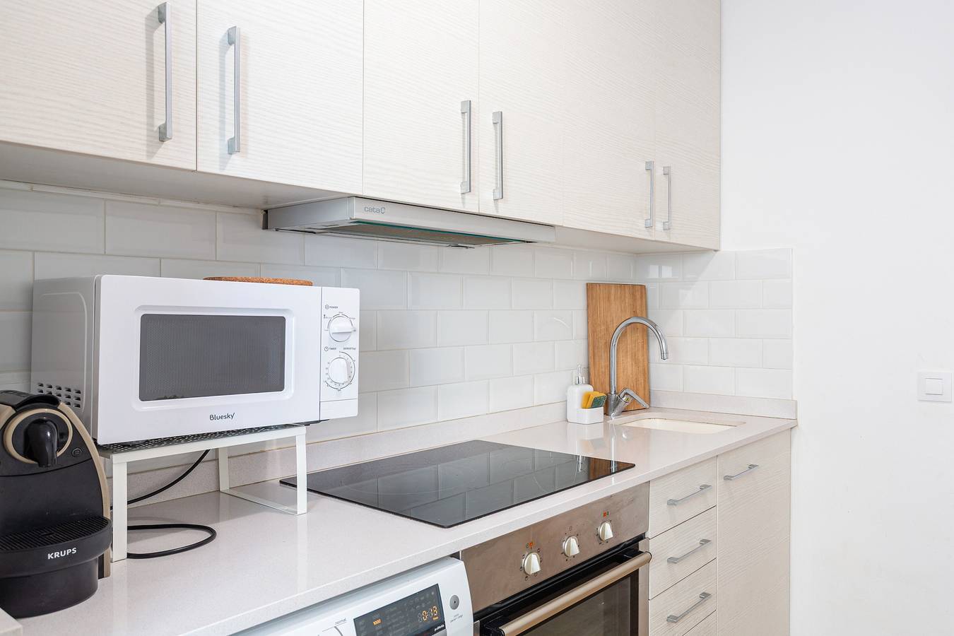 Entire apartment, Apartment 'Penthouse with Private Roof Terrace' with Sea View, Wi-Fi and Air Conditioning in Blanes, Costa Brava