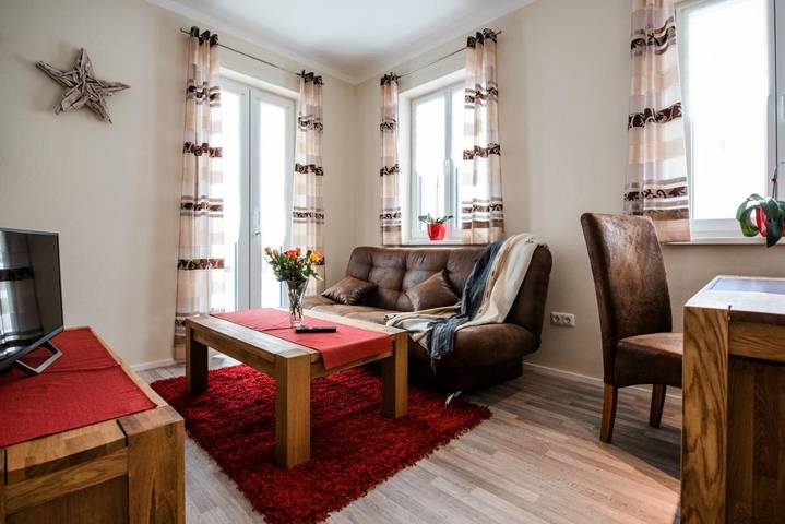 Ferienwohnung für 2 Personen, mit Terrasse und Garten sowie Ausblick