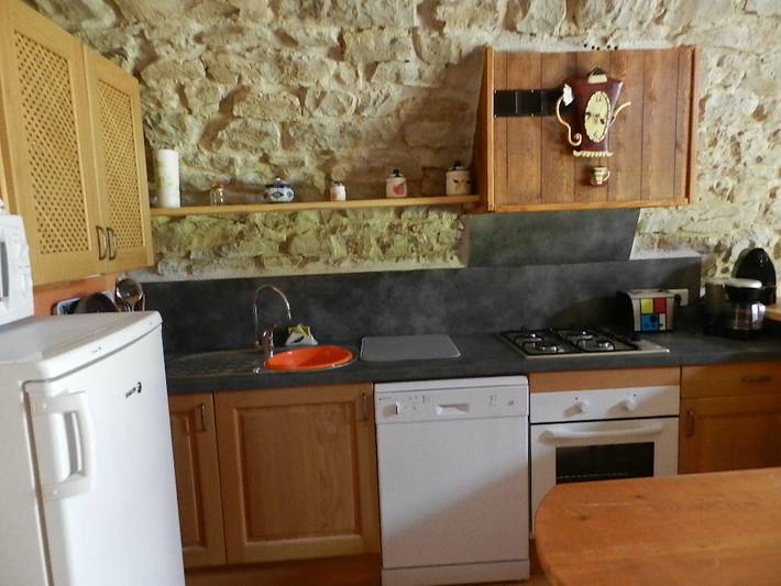 Gîte pour 4 personnes, avec terrasse ainsi que piscine et jardin dans l' Aveyron - 4