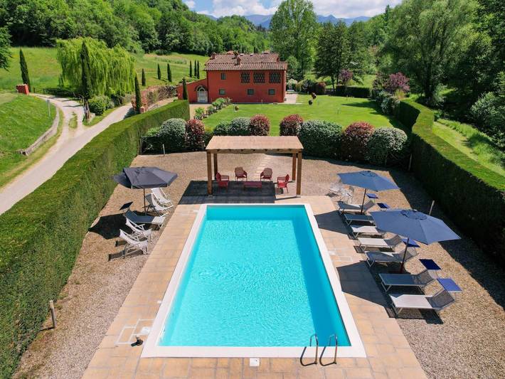 Agriturismo per 16 persone, con Balcone e Terrazza nonché Giardino e Sauna a Reggello