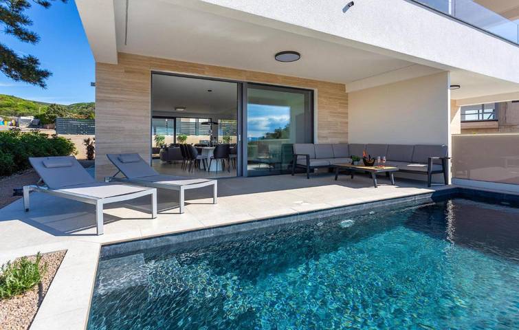 Ferienhaus für 9 Personen, mit Sauna und Pool in Punat