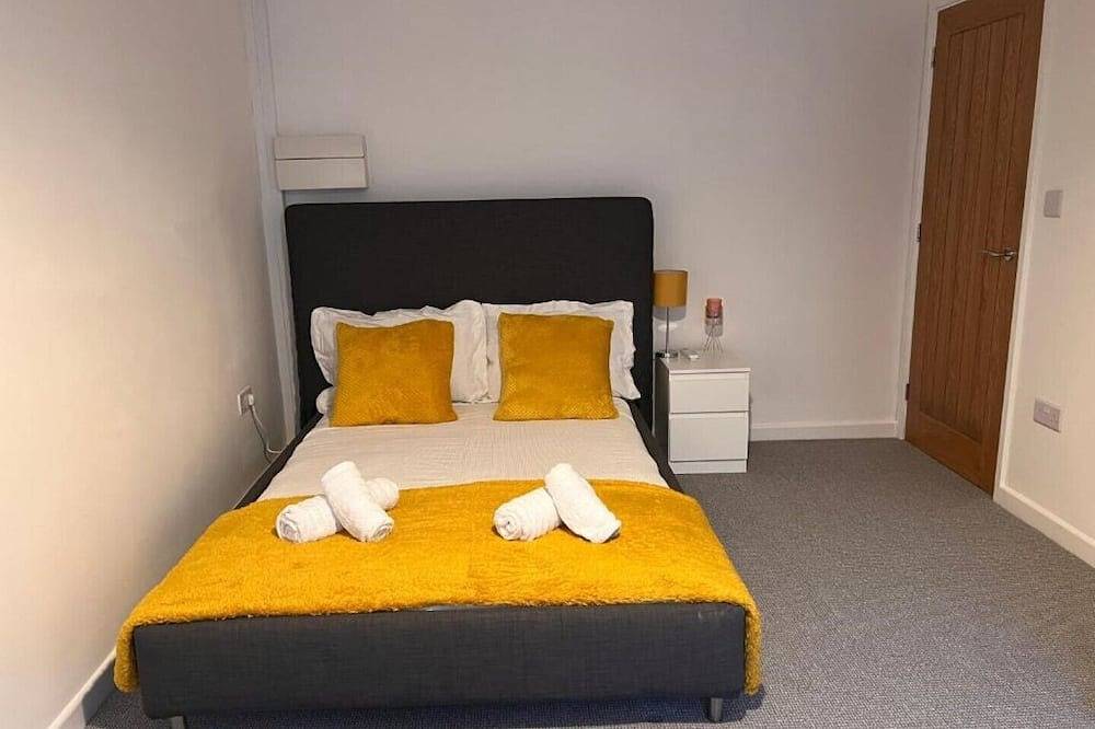 Apartment for 5 People in Northampton, Northamptonshire