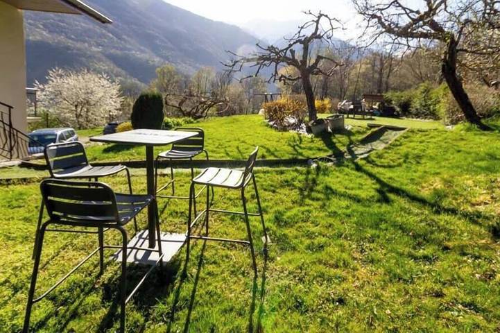 Location de vacances pour 4 personnes, avec jardin dans Esserts-Blay