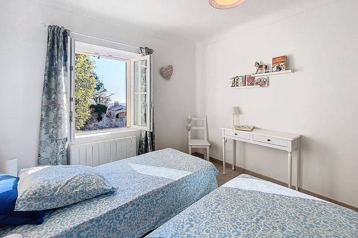 Nugget! Modern village house, Jacuzzi-garden with exceptional view in Cabris, Mittelmeerküste (Frankreich)