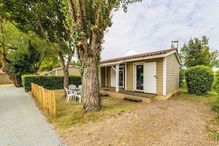 Gîte pour 6 personnes, avec terrasse et jardin à Rivières