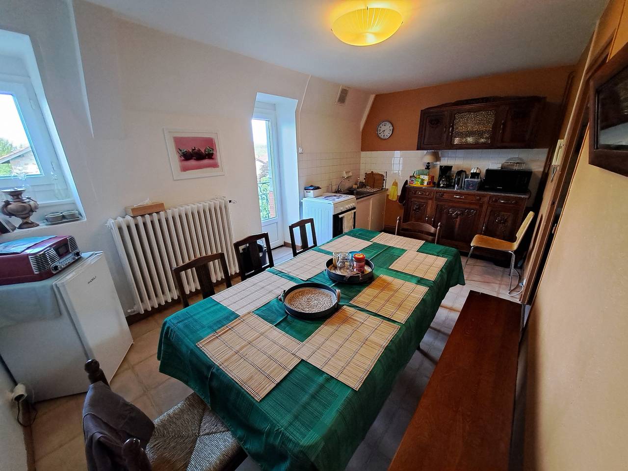 Apartamento entero, Apartamento en Villa Clémence, "Chez Patrice & Marie line" con vistas al campo in Usson-en-Forez, Montbrison