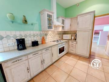 Gîte for 11 Guests in Carelles, Pays de la Loire, Picture 1