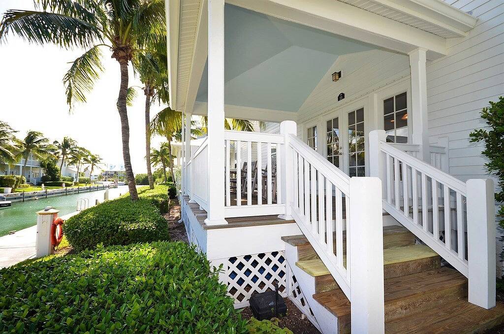 Coral Lagoon Single Family Home 3bed/2.5bath with 40' Boat Slip w/ Power + Water in Marathon, Monroe County