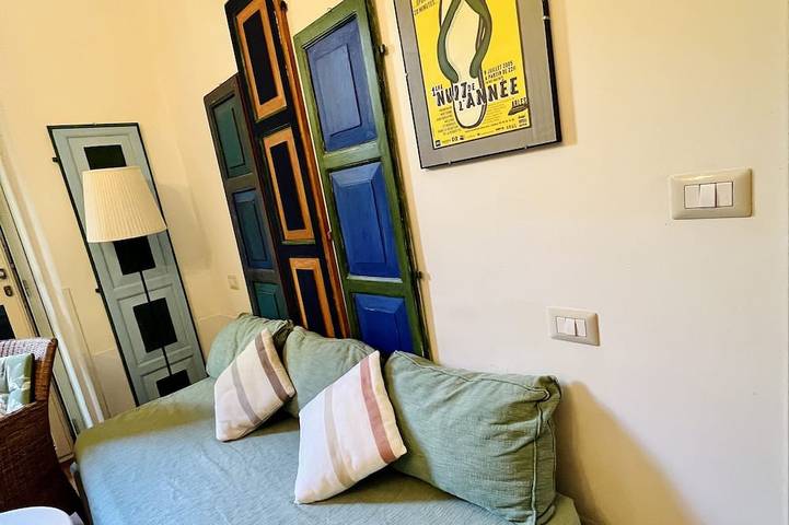 Appartement entier, Portion de villa Liberty avec jardin à 200m de la mer et du centre de Silvi in Silvi, Côte Adriatique Abruzzes