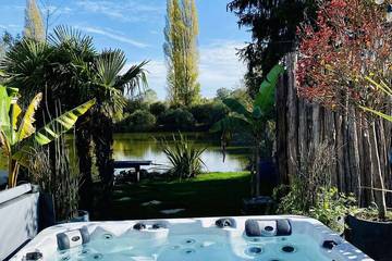 Gîte pour 4 personnes, avec jardin ainsi que jacuzzi et terrasse dans Marne