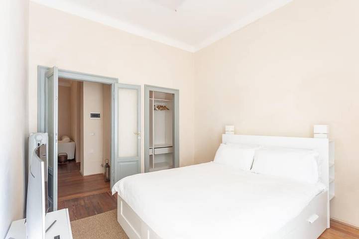 Ferienwohnung für 4 Personen, mit Balkon und Whirlpool in Varese - 2