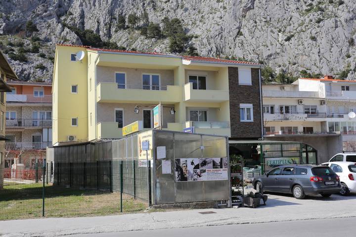 Ferienwohnung für 6 Personen, mit Balkon/Terrasse in Omis - 2
