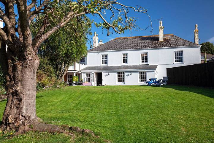 Holiday rental for 15 people, with terrace and garden in South Devon