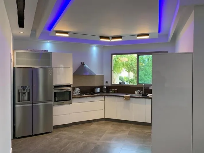 Villa pour 10 personnes, avec jardin et piscine - 1