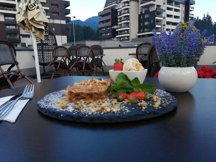 Location de vacances pour 6 personnes, avec sauna et piscine ainsi que jardin et jacuzzi, animaux acceptés dans Poiana Brasov - Brasov - 4