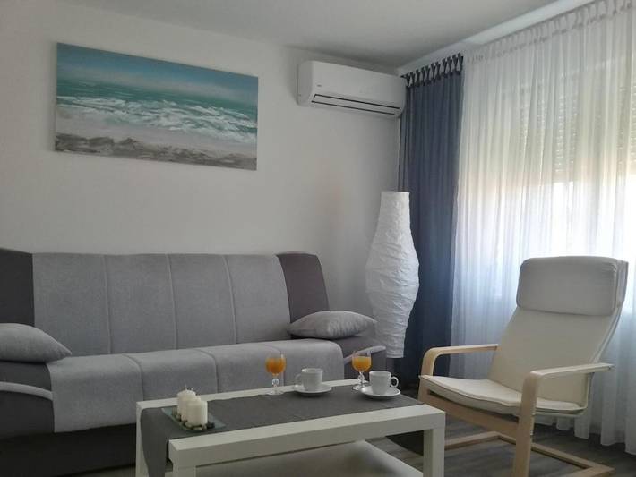 Appartement de vacances pour 5 personnes, avec piscine ainsi que vue et jardin, animaux acceptés