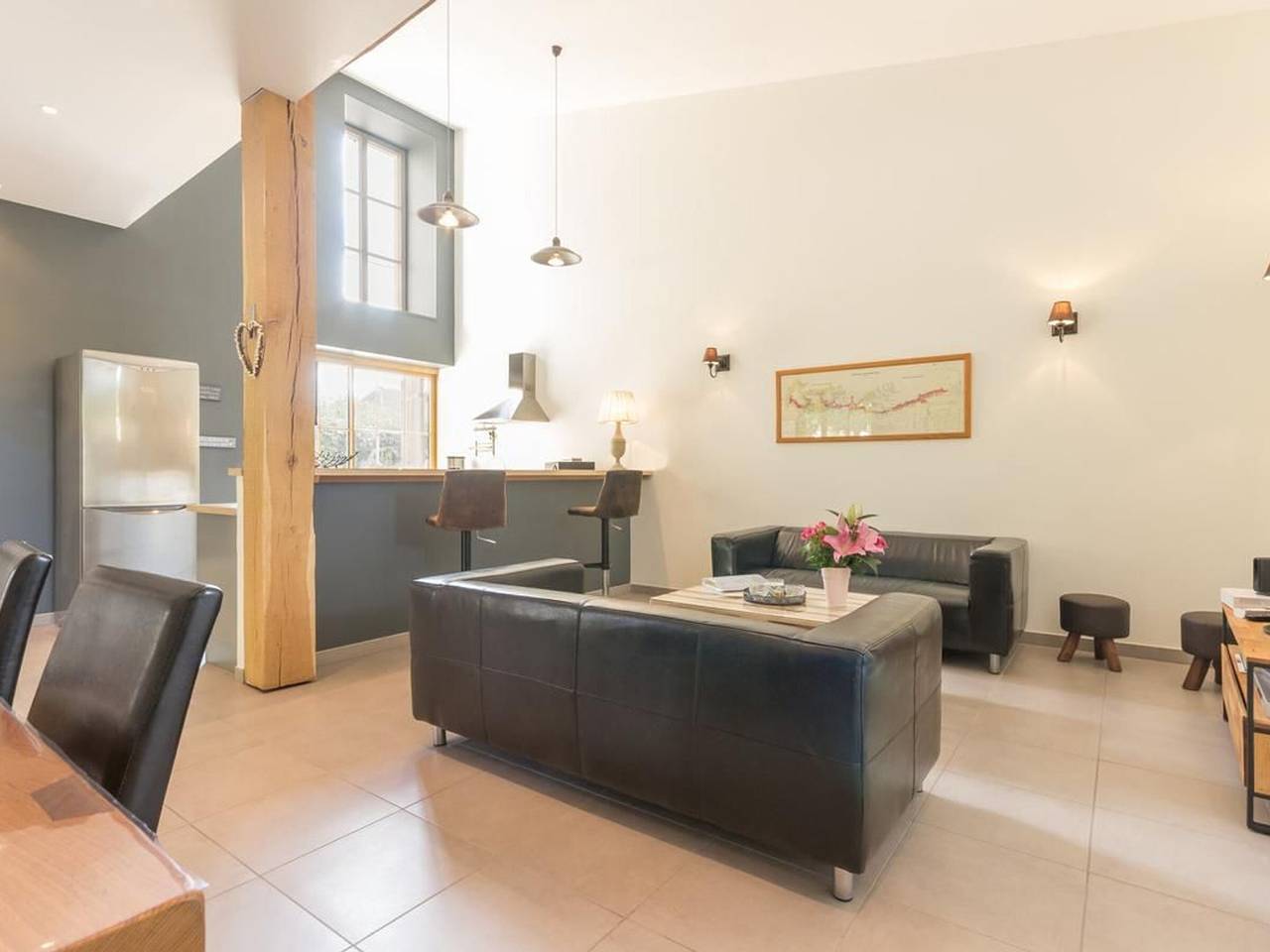 Gîte de charme au cœur de Nolay avec jardin et vélos gratuits in Nolay, Région de Beaune