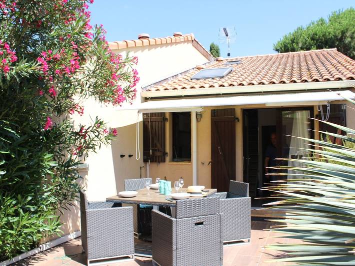 Holiday rental for 5 people, with terrace and pool in Gruissan