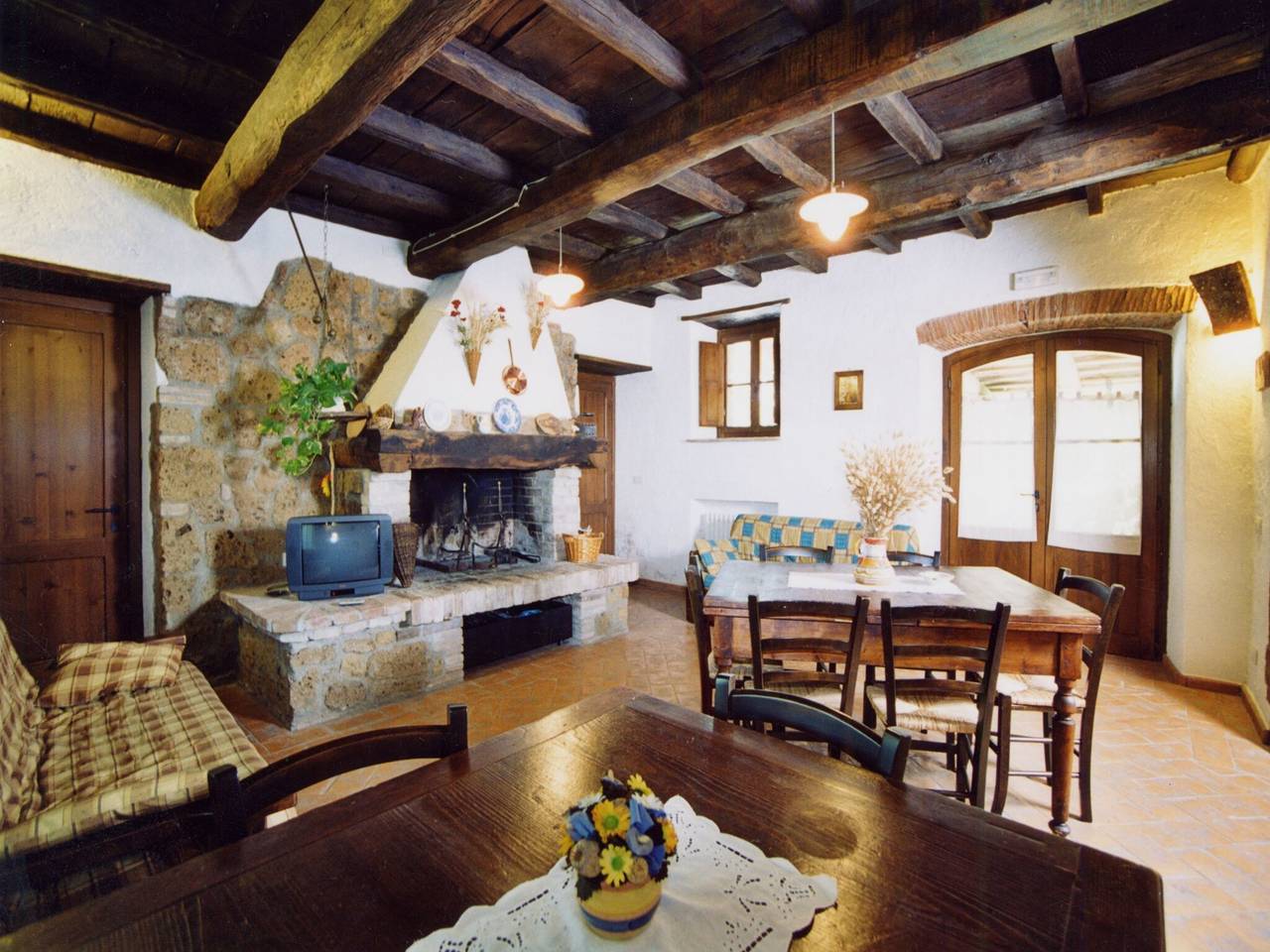 Rustikales Bauernhaus aus Stein in Proceno in Proceno, Latium