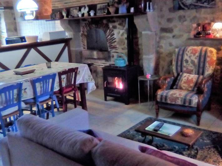 Gîte pour 4 personnes, avec terrasse et jardin à Bourbon-l'Archambault - 2