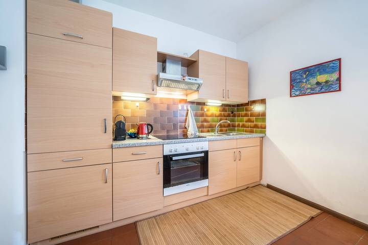 Ganze Wohnung, Ferienwohnung 'Oase' mit Gemeinschaftsgarten, Wlan und der Möglichkeit den privaten Pool zu benützen in Oberlana, Lana