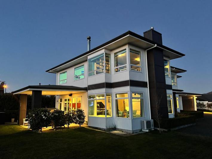 Chambre d’hôte pour 2 personnes, avec vue sur le lac ainsi que vue et jardin à Taupo