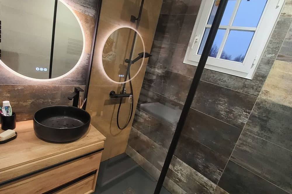 Maison classée 3* au calme à 50m de l'océan, ménage inclus et lit prêt in Yves, Région de La Rochelle