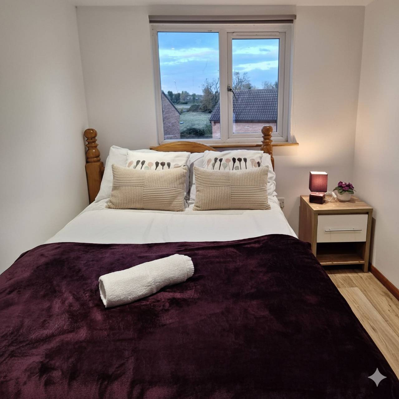 Modern 4Br Cambridge House w/ Parking for 9 guests in Abbey Ward, Cambridge