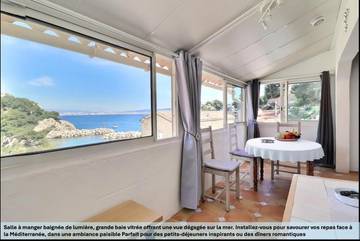 Gîte pour 4 personnes, avec vue et terrasse dans Niolon