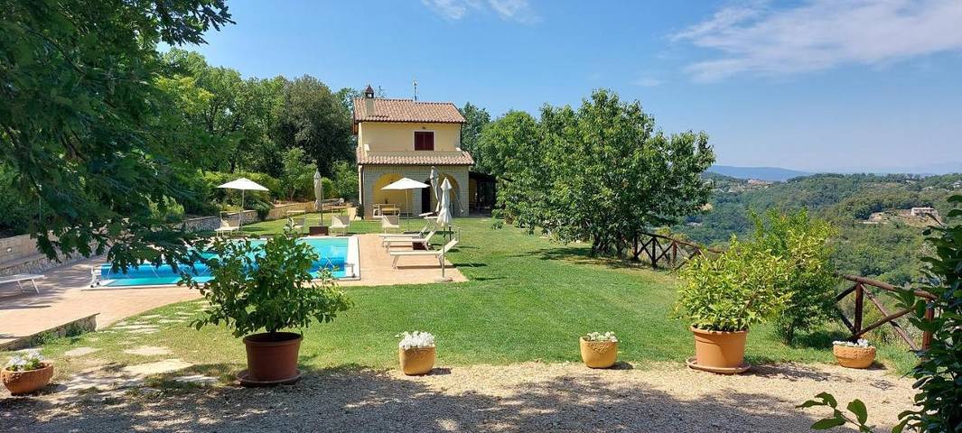 Chalet para 8 personas, con jardín además de piscina y vistas, Se admiten mascotas - 1