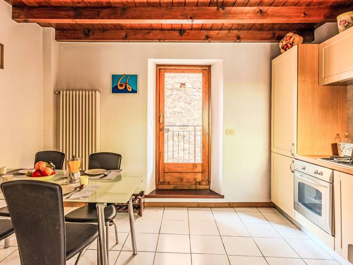 Gîte pour 4 personnes, avec balcon, animaux acceptés dans Carlazzo