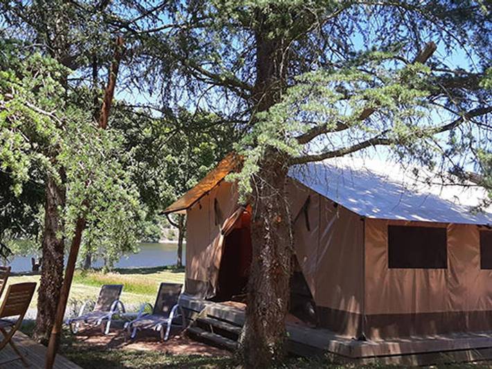Camping pour 5 personnes, avec bassin pour enfant, animaux acceptés dans la Loire - 4