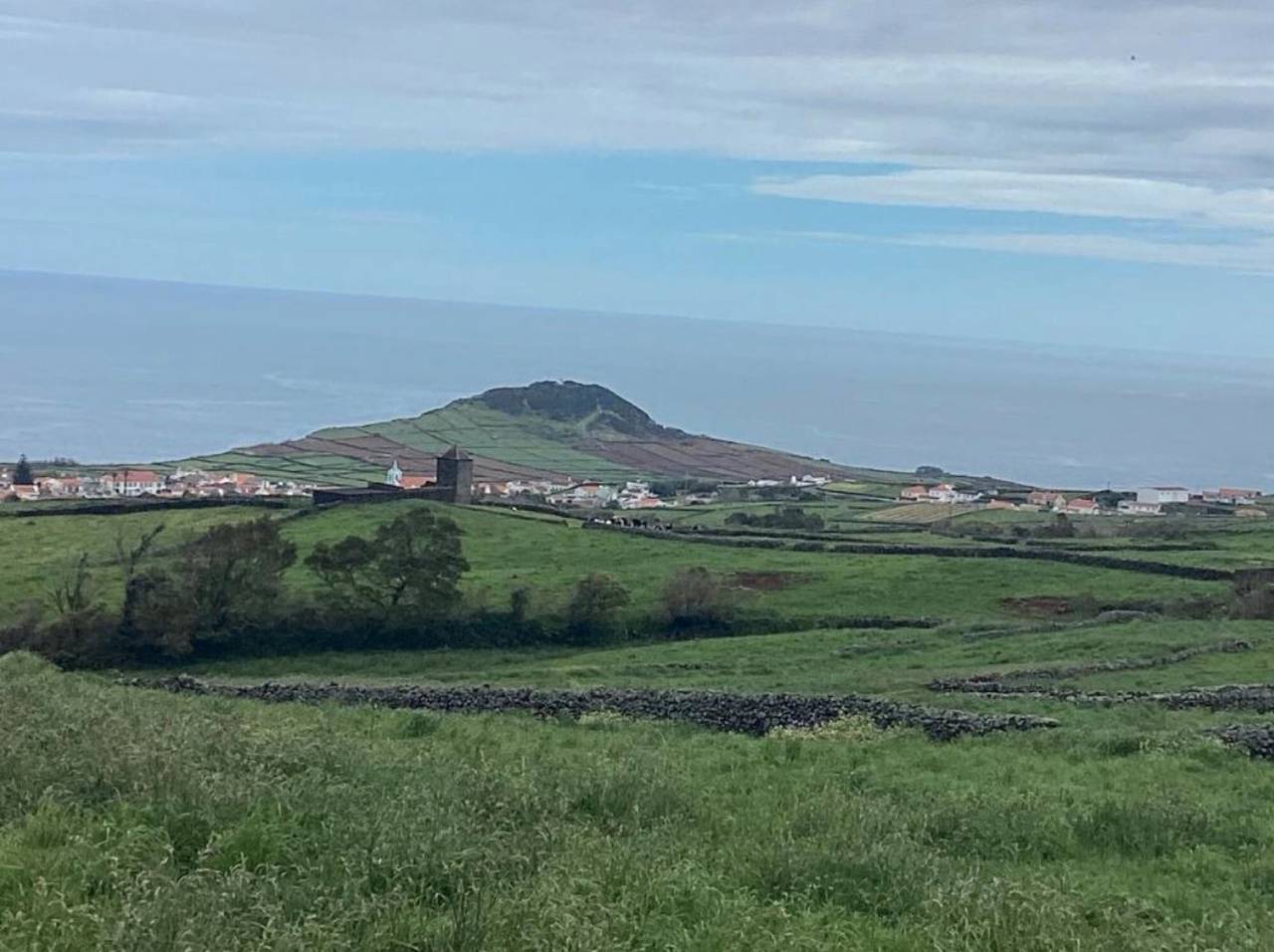 Ferienhaus 'Inspiration' mit Meerblick, Wlan und Klimaanlage in Altares, Terceira (Azoren)