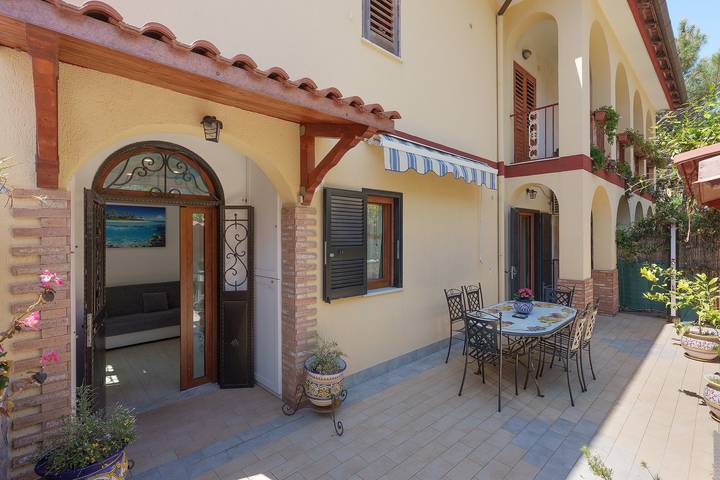 Gîte pour 6 personnes, avec jardin à Vico Equense