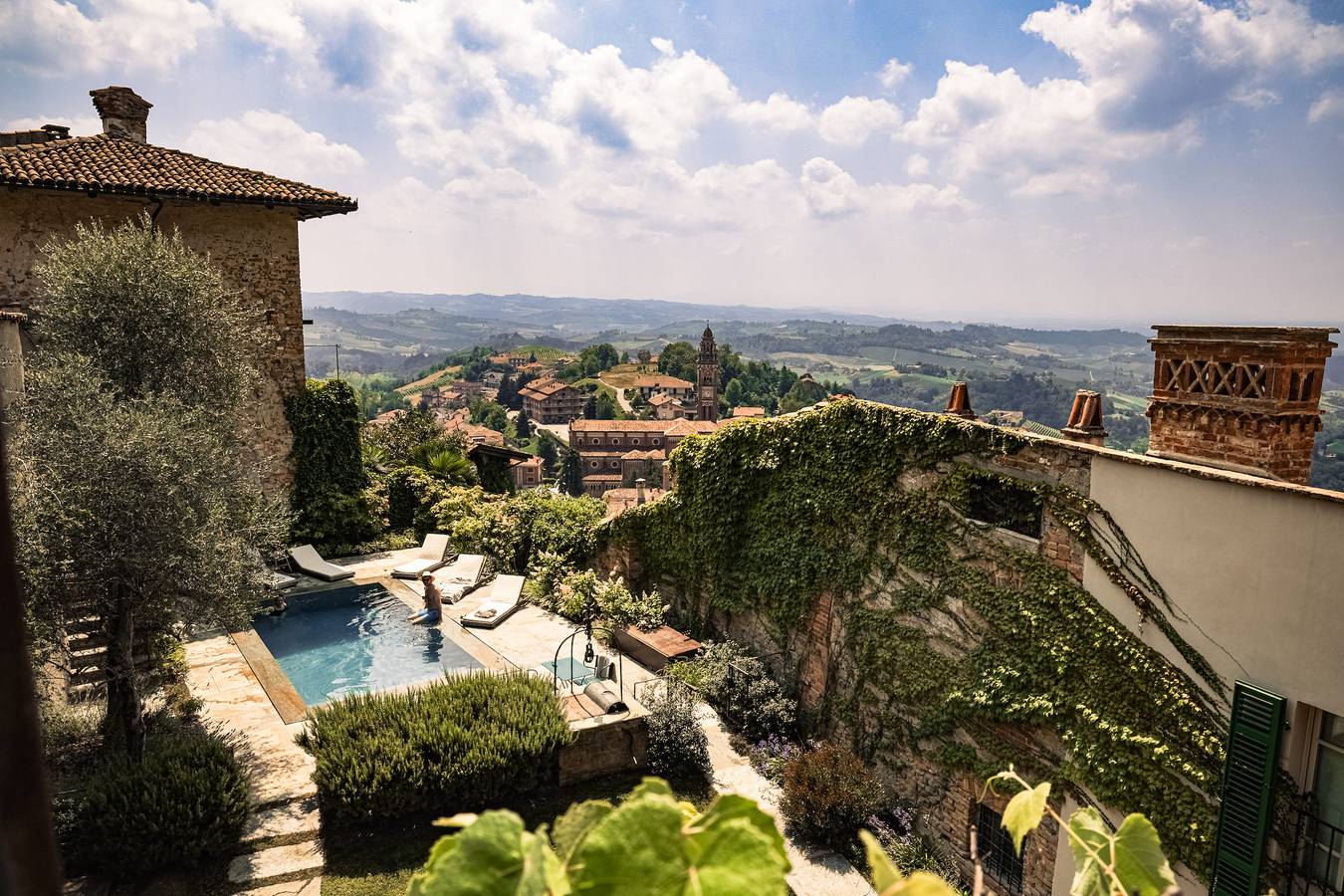Casa Mon - Timeless Luxury with Private Spa in Monforte d'Alba, Langhe