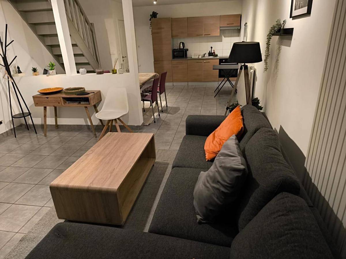 Appartement entier, Charmante maison 2 chambres à Obourg-Mons Engyh house2 in Mons (Hennegau), Hainaut