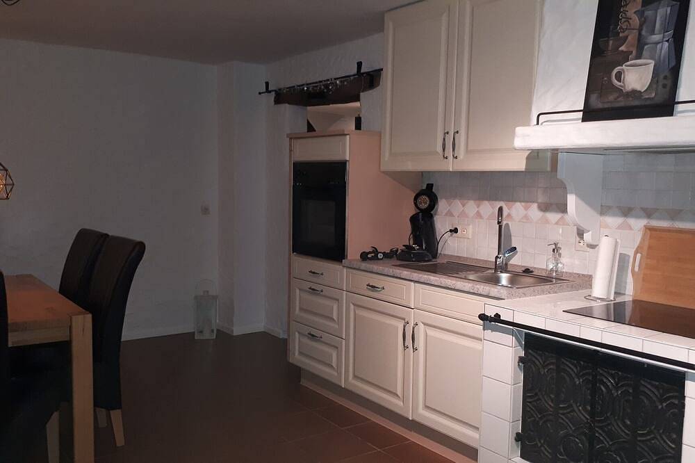 Ganze Wohnung, Große Ferienwohnung (90m2) direkt in der Natur gelegen in Silbach, Winterberg