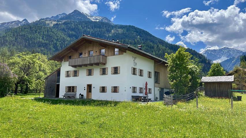 Ferienwohnung für 5 Personen, mit Terrasse und Ausblick sowie Garten, kinderfreundlich - 1