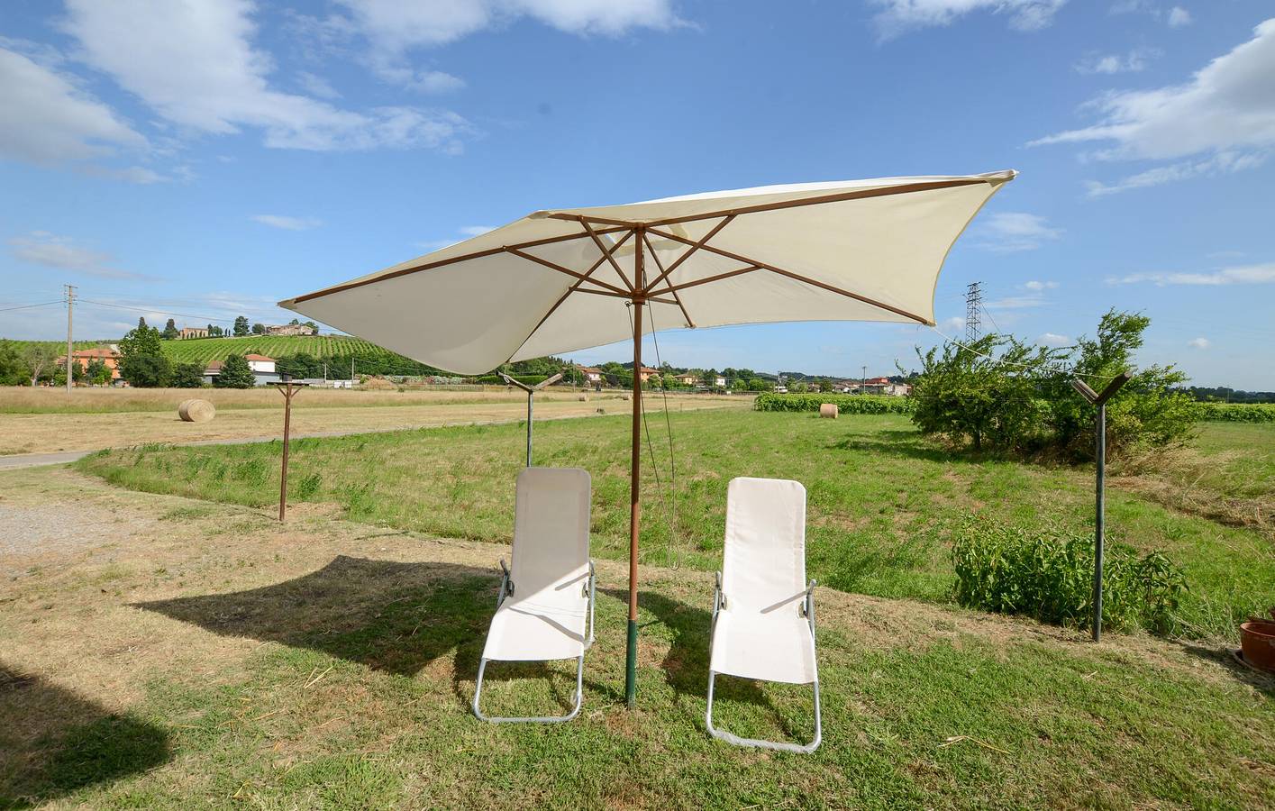 Ganze Ferienwohnung, Gemütliche Erdgeschosswohnung mit Terrasse und Parkplatz in Cerreto Guidi, Florenz Provinz