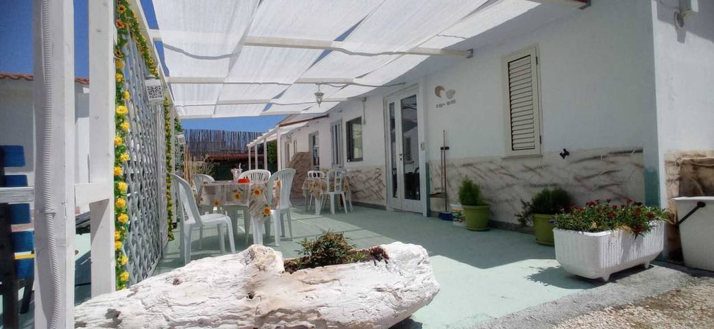 Appartamento intero, Appartamento 'Trilo 1' con terrazza privata, giardino in comune e Wi-Fi in Marina di Peschici (Peschici), Valle Clavia