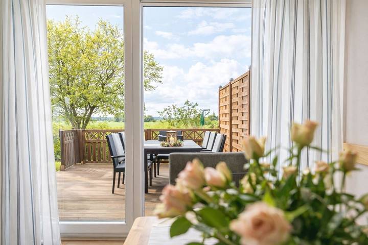 Ferienwohnung für 8 Personen, mit Garten und Ausblick in Schillig - 2