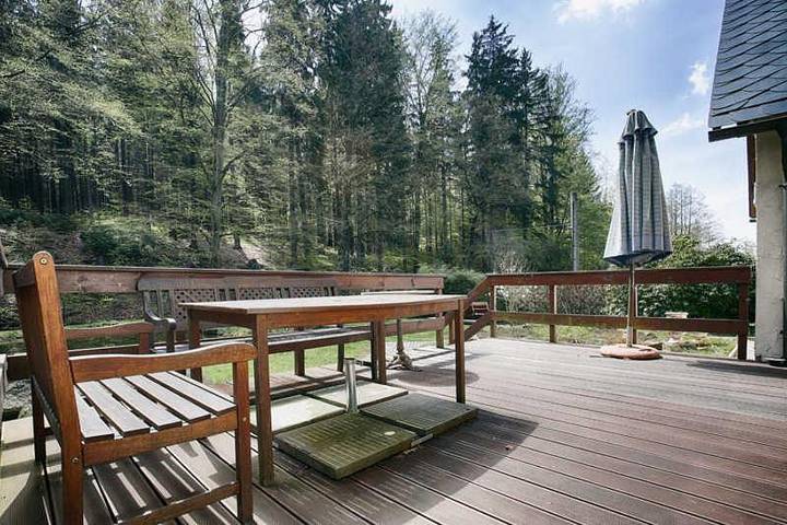 Ferienhaus für 11 Personen, mit Whirlpool und Terrasse sowie Garten und Seeblick in Oppach