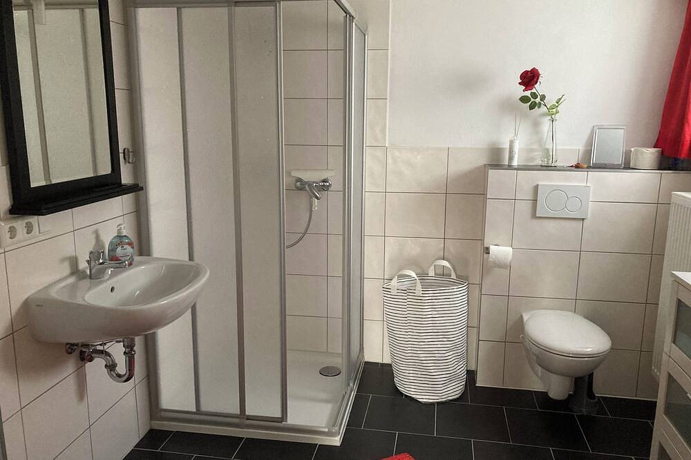Ganze Wohnung, Ferienwohnung im ehemaligen Bauernhaus mit großem Wiesengrundstück in Rammenau, Oberlausitz-Niederschlesien