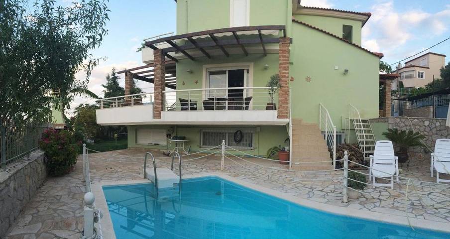 Ferienhaus für 7 Personen, mit Pool und Ausblick sowie Garten, mit Haustier in Asini