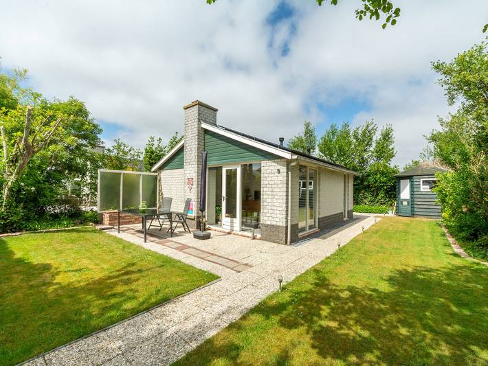 Ferienhaus für 4 Personen, mit Terrasse und Garten sowie Pool in Petten